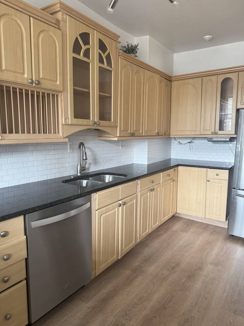 Chicago, IL 60615,Address not disclosed