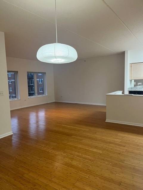 Arlington Heights, IL 60004,3451 N Carriageway DR #402