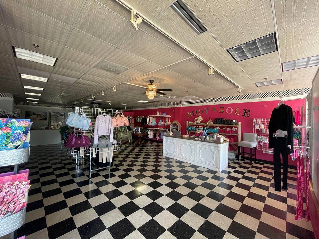 Northfield, IL 60093,300 Happ RD