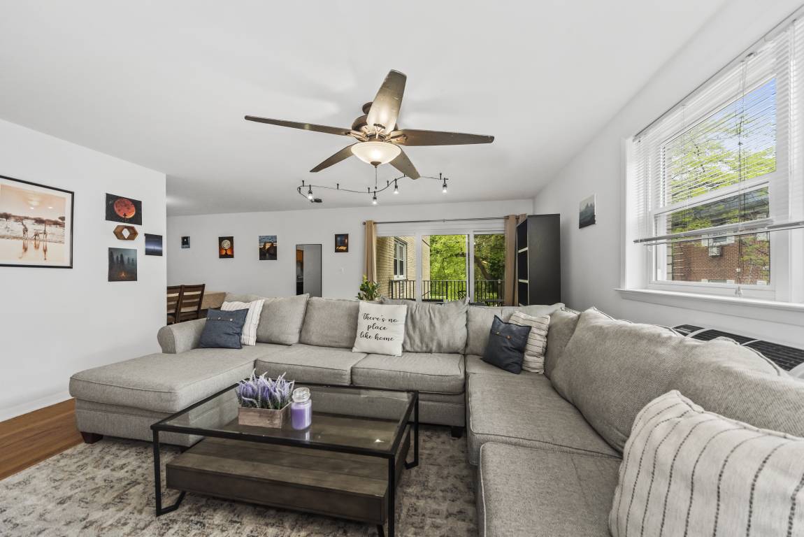 Evanston, IL 60201,2141 Ridge AVE #2B