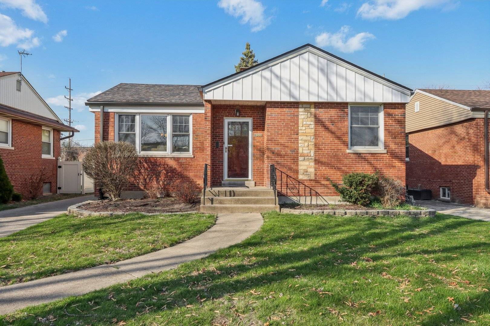 Westchester, IL 60154,9846 Drury LN