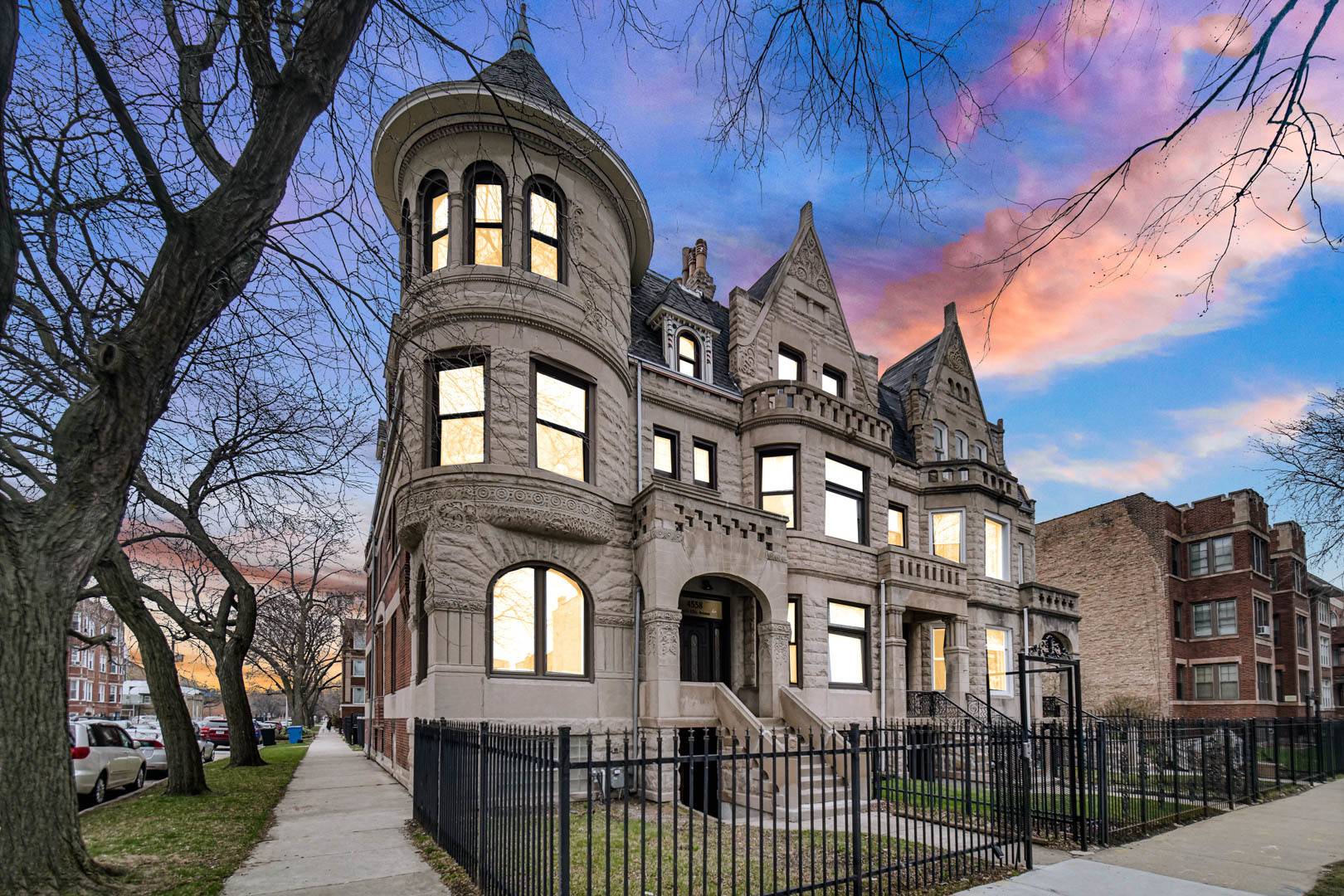 Chicago, IL 60653,4558 S Ellis AVE