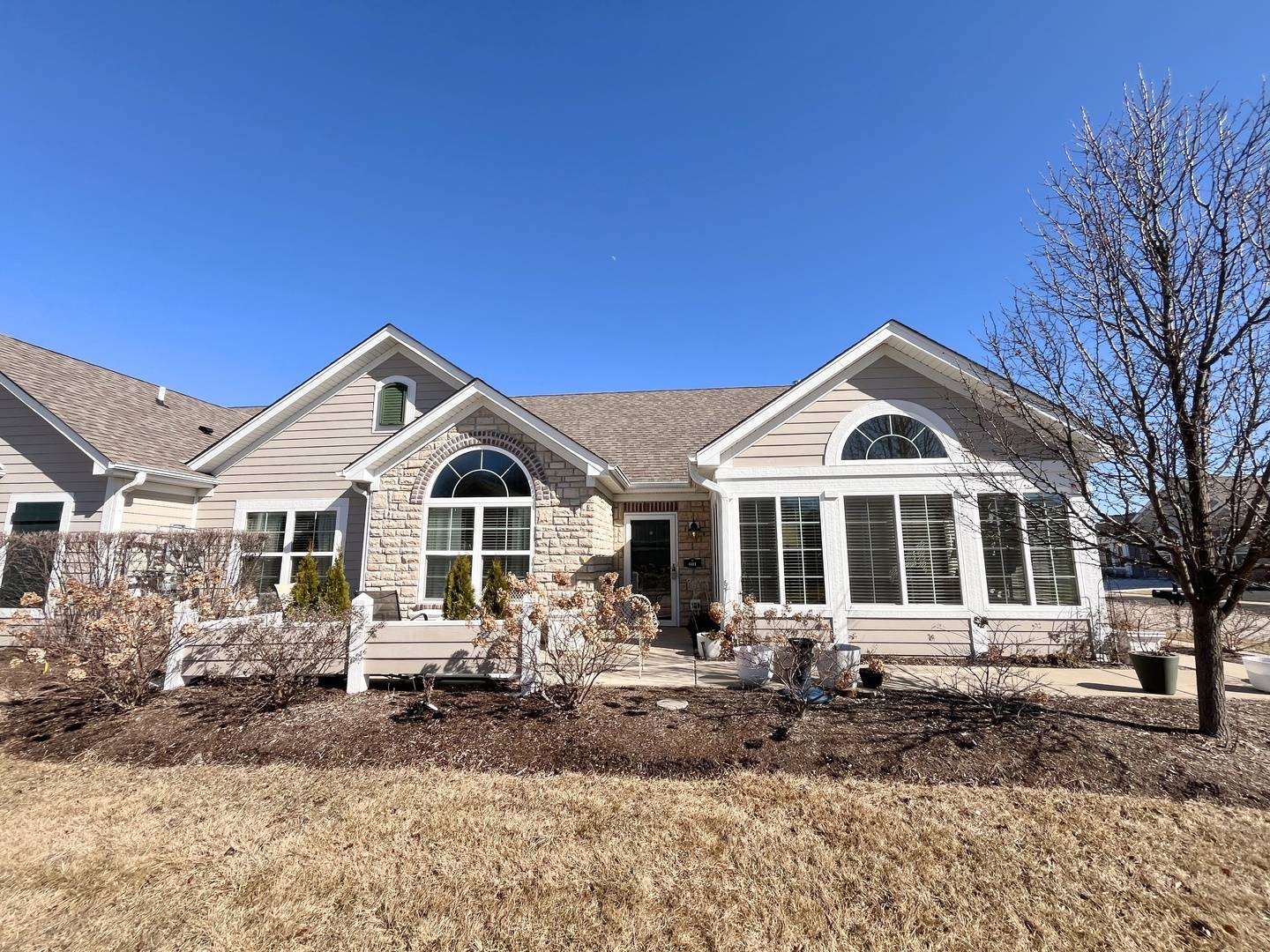 Woodstock, IL 60098,601 Schumann ST