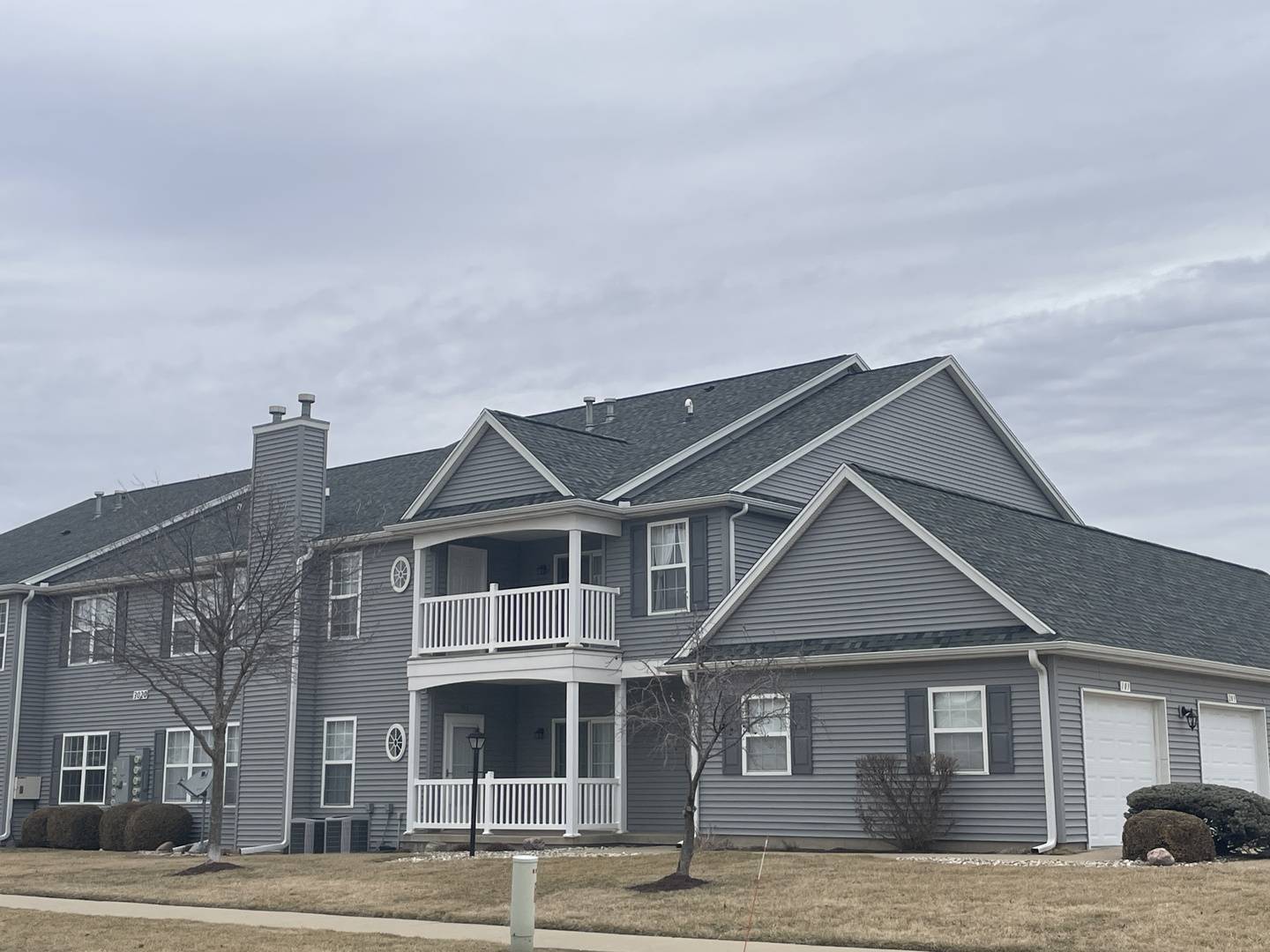 Urbana, IL 61802,3020 E Stillwater Landing #203