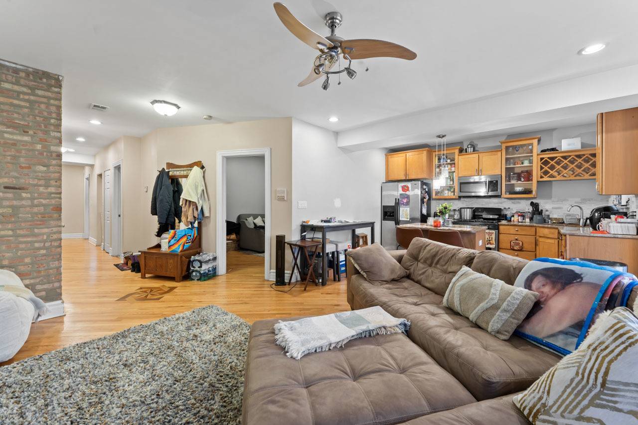 Chicago, IL 60649,7008 S MERRILL AVE #1