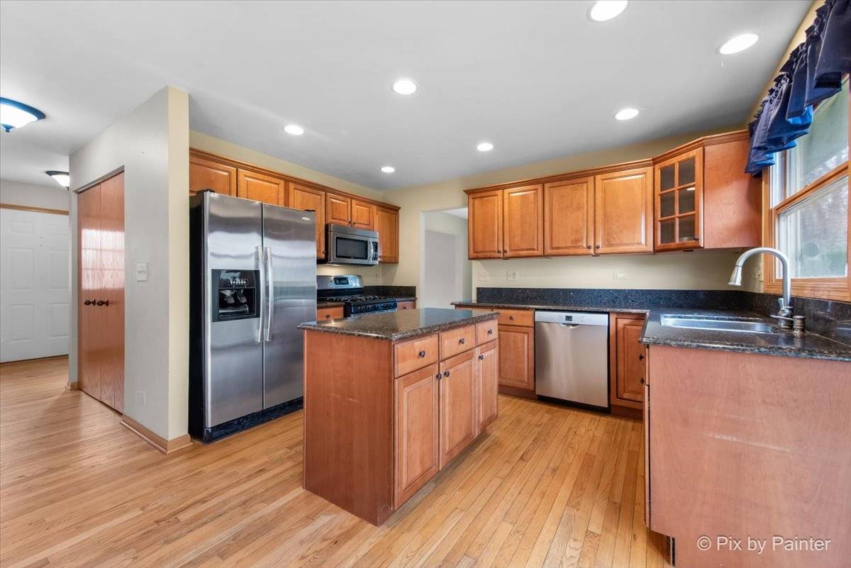 Algonquin, IL 60102,5 White Chapel CT