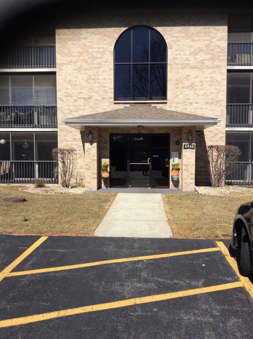 Crestwood, IL 60418,4930 134th CT #304