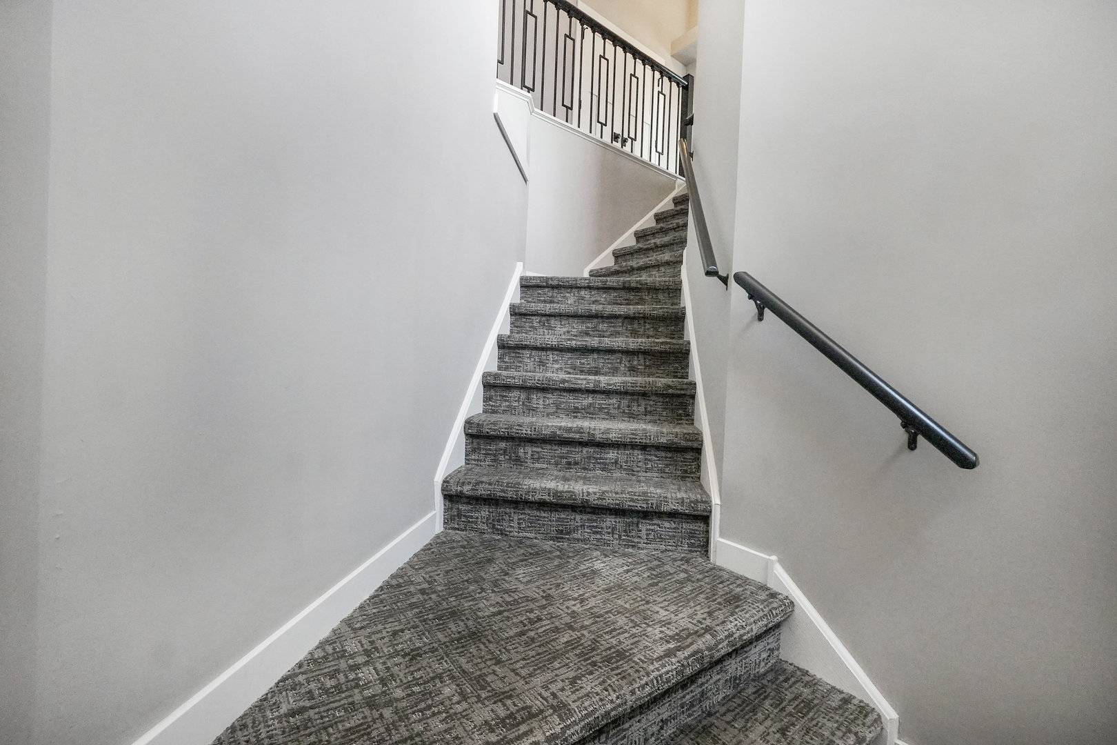 Naperville, IL 60564,1421 Aberdeen CT #1421