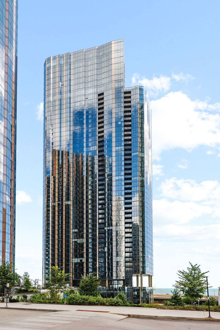 Chicago, IL 60601,211 N Harbor DR #4602