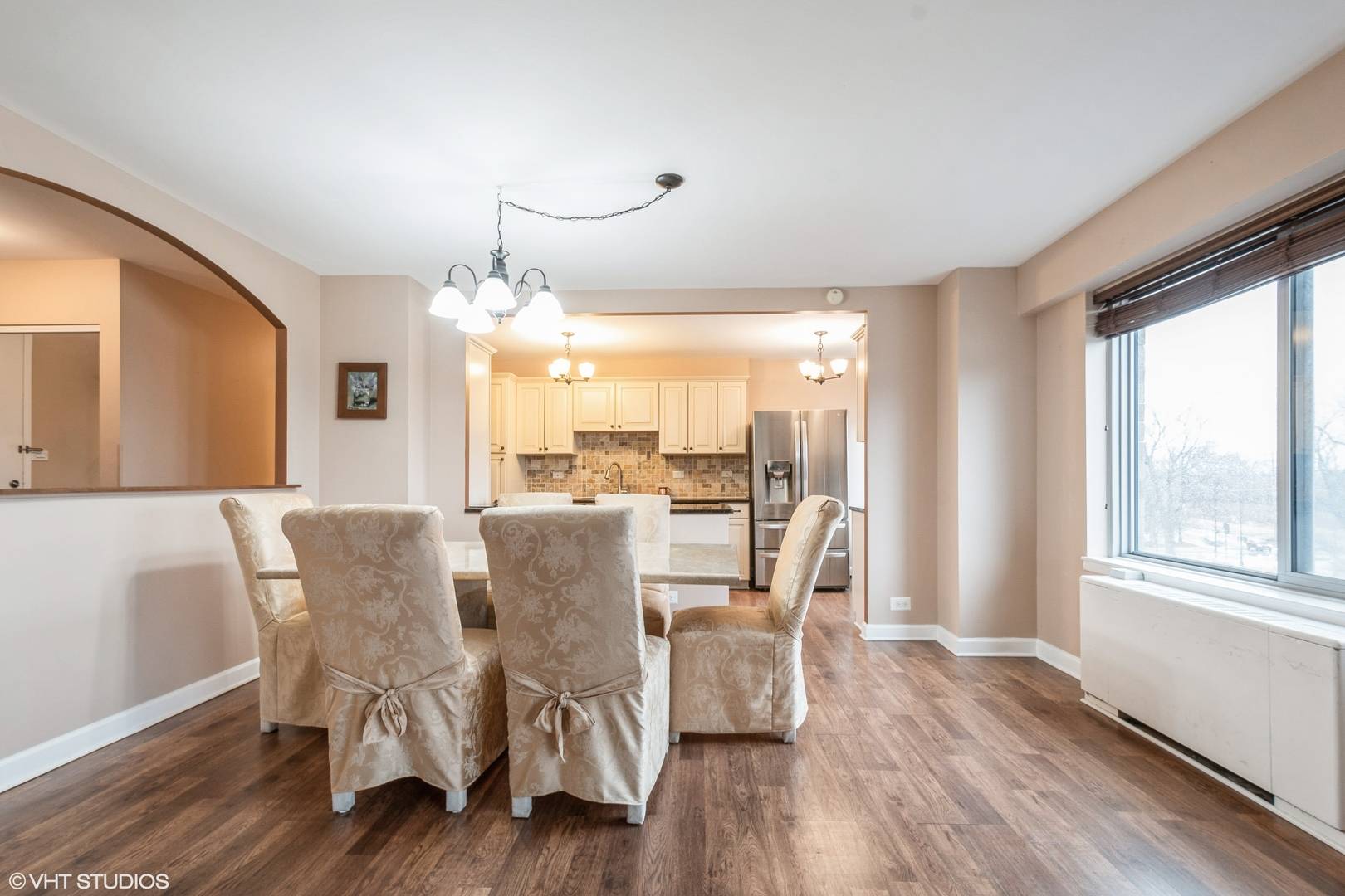 Chicago, IL 60645,6833 N Kedzie AVE #411