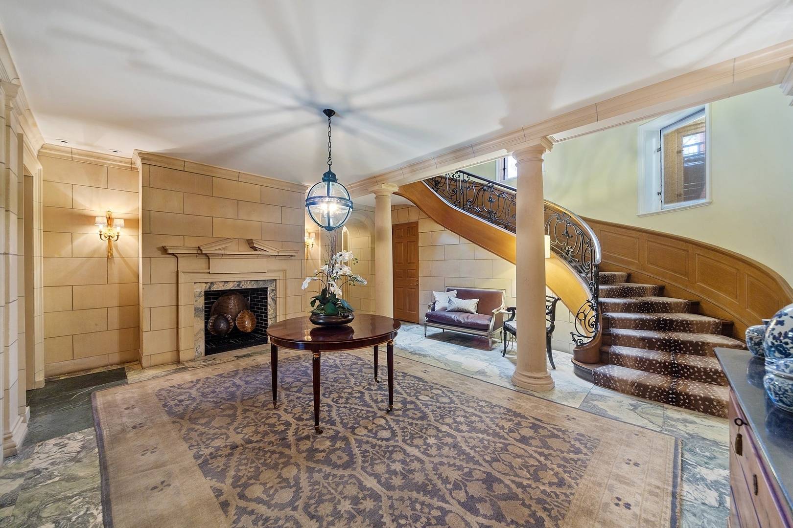 Chicago, IL 60610,1500 N Astor ST #7
