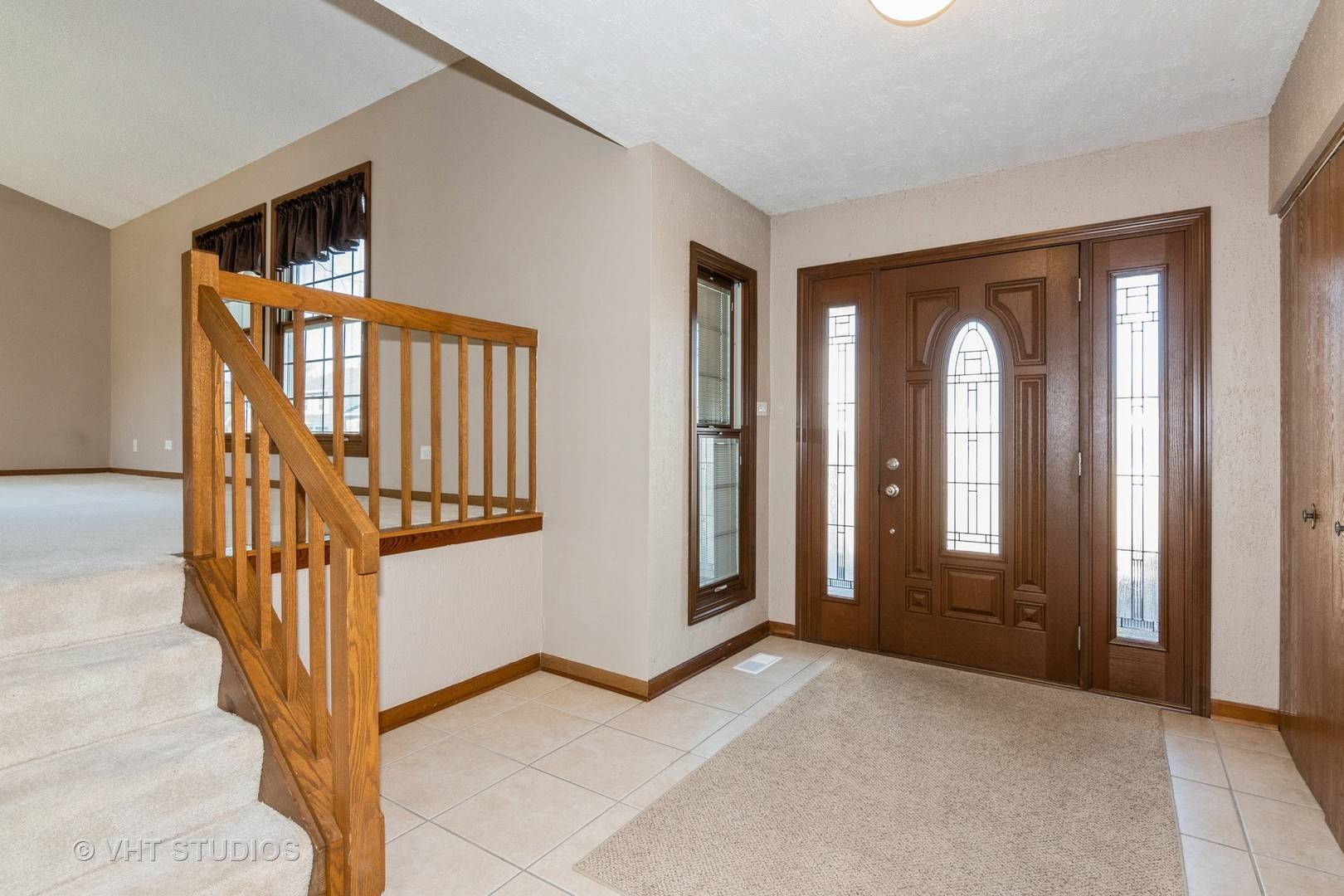 Hoffman Estates, IL 60169,1295 Chatsworth LN