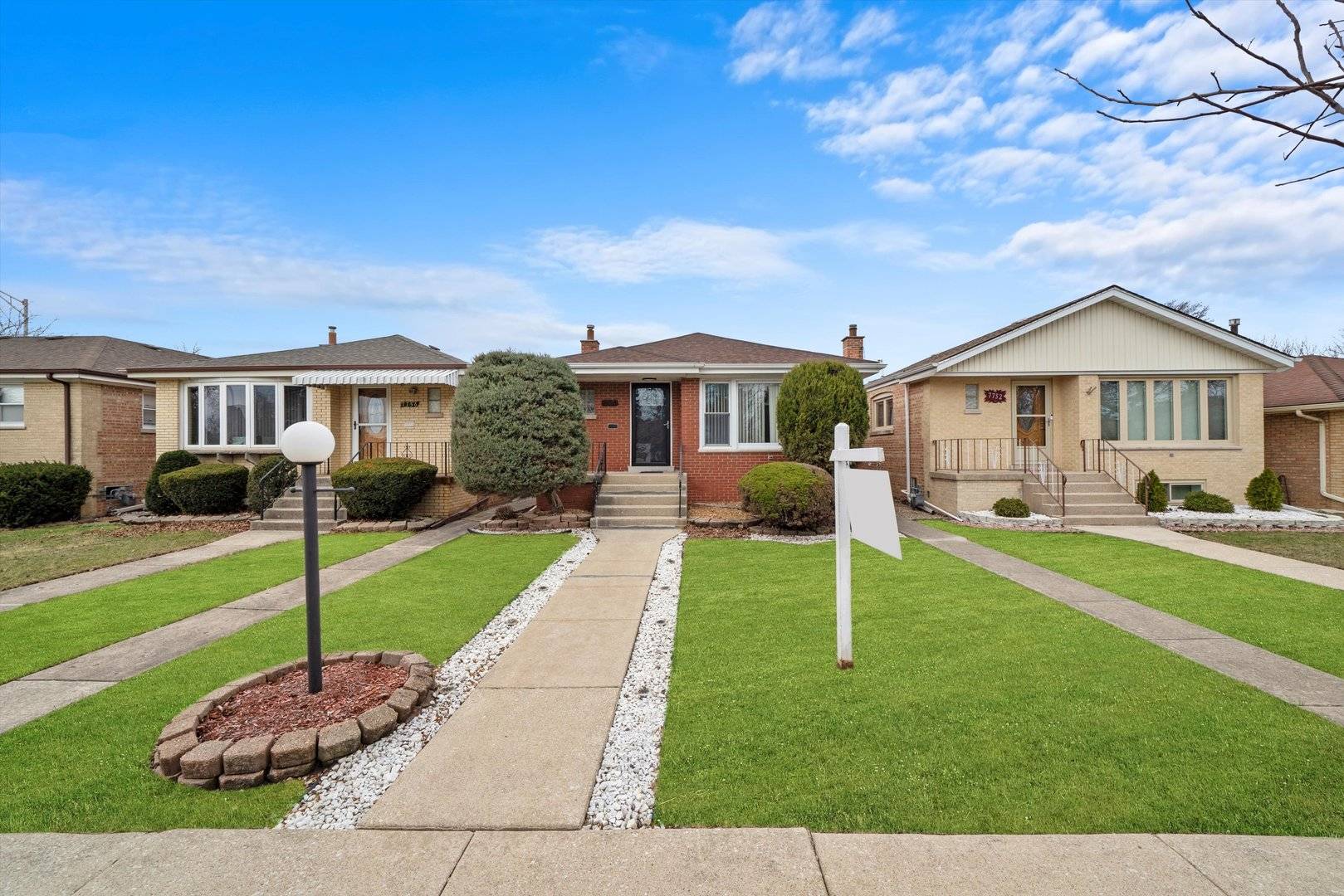 Burbank, IL 60459,7754 Moody AVE