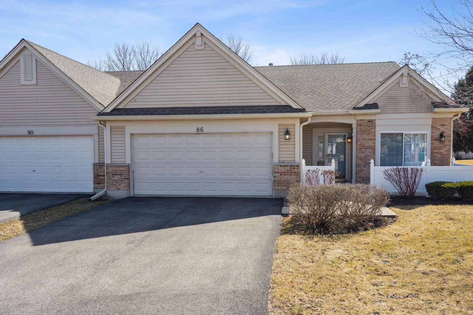 Grayslake, IL 60030,86 Ashbrook CT