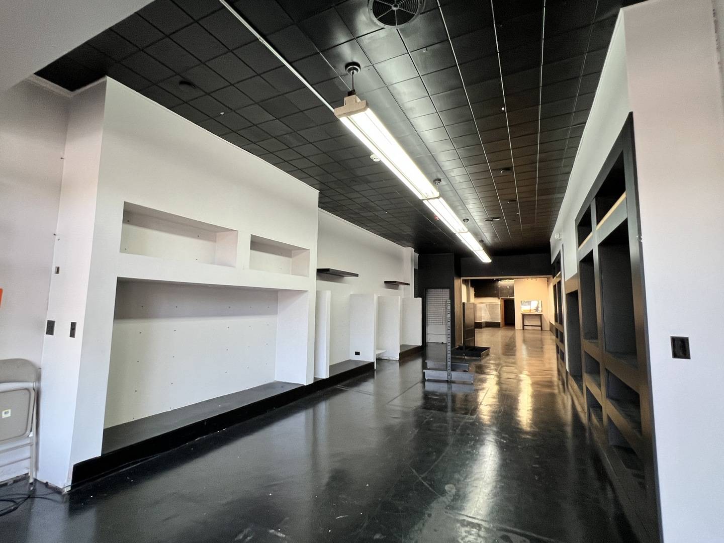 Homewood, IL 60430,18063 Dixie HWY