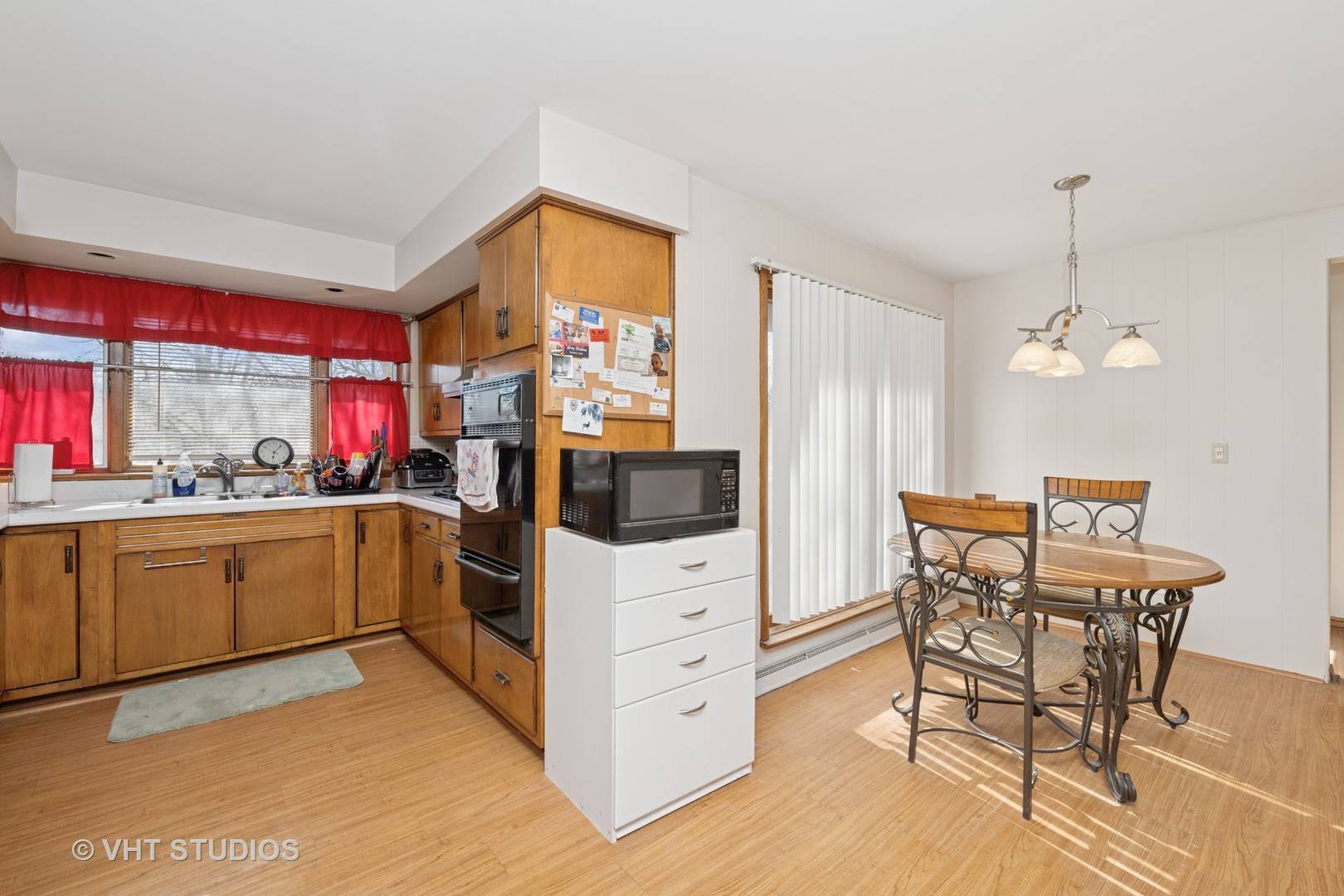 Elgin, IL 60123,712 Scott DR