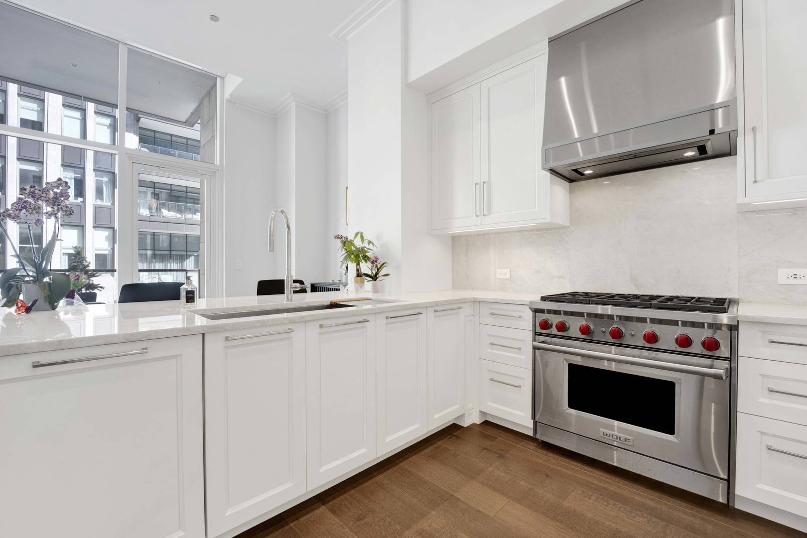 Chicago, IL 60611,435 N Michigan AVE #418