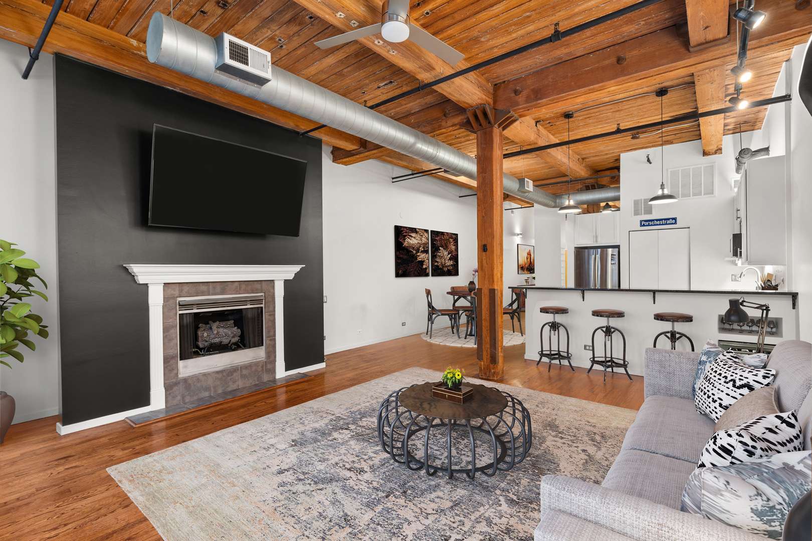 Chicago, IL 60607,1000 W WASHINGTON BLVD #330