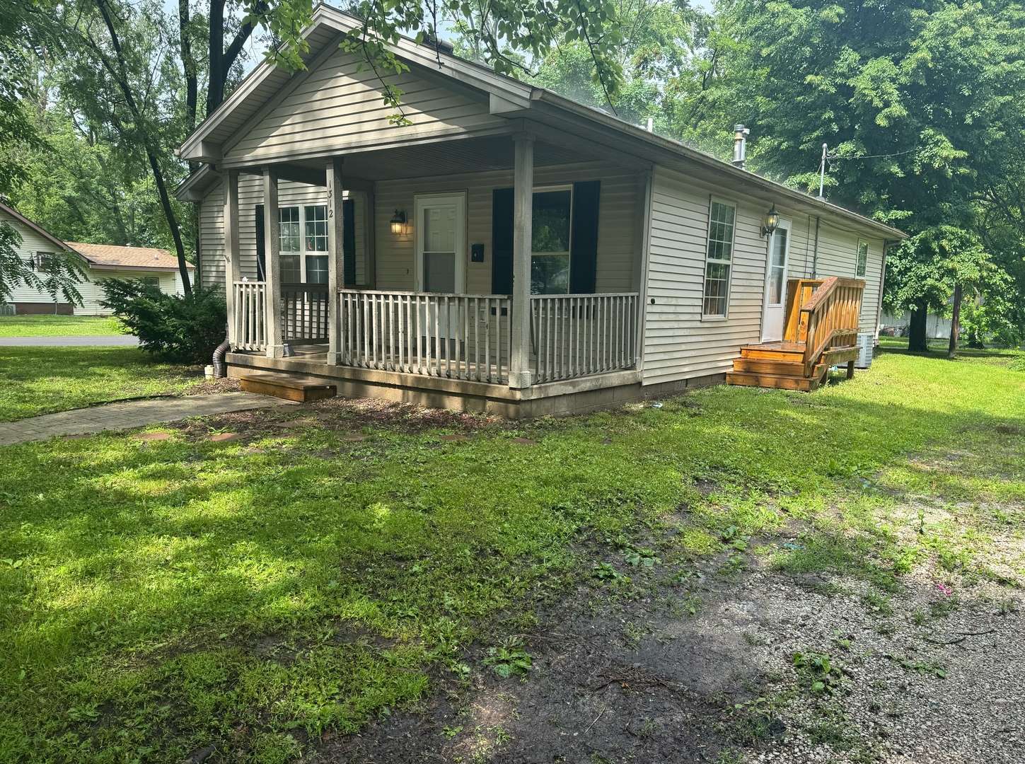 Champaign, IL 61820,1312 N Hickory ST