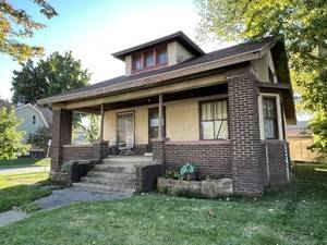 Bloomington, IL 61701,1209 S Main ST