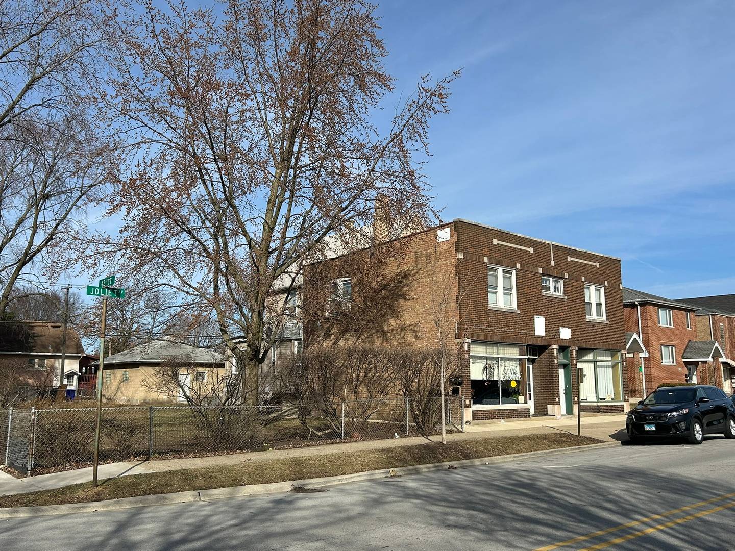Lyons, IL 60534,4238 Joliet AVE