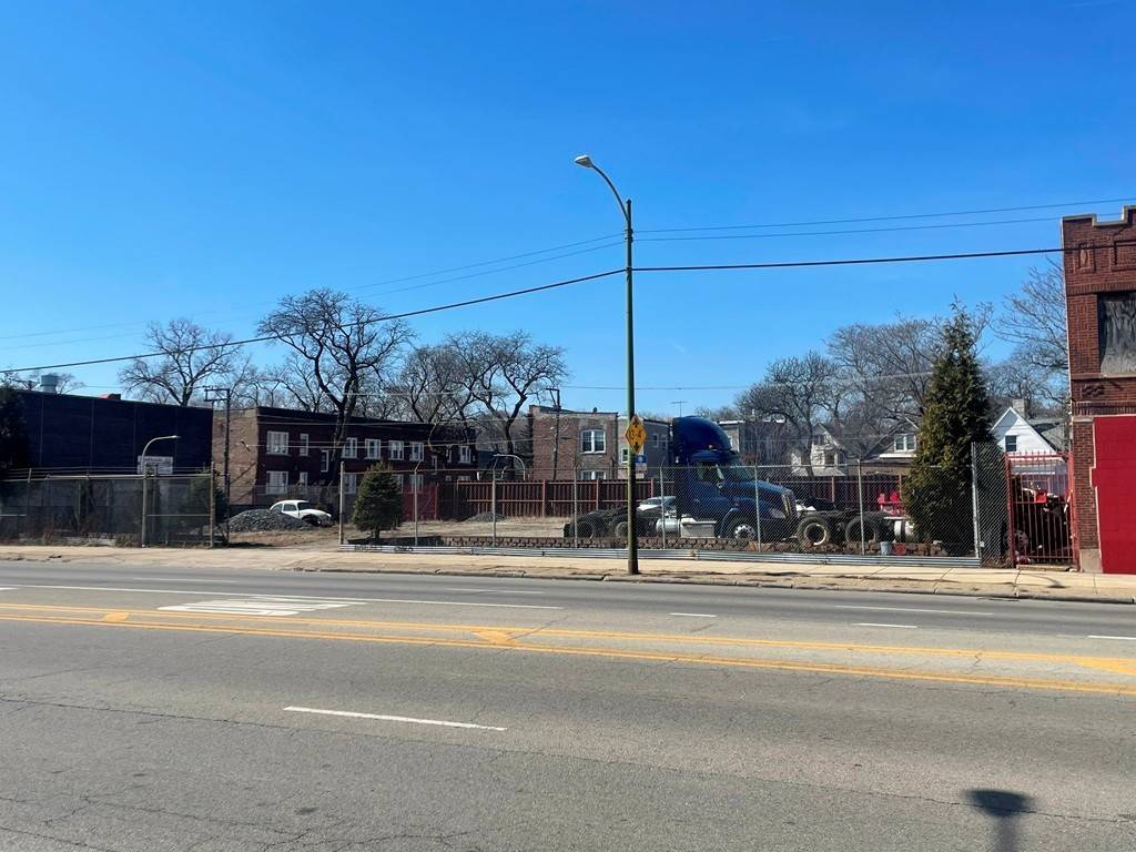 Chicago, IL 60636,5734 S Ashland AVE