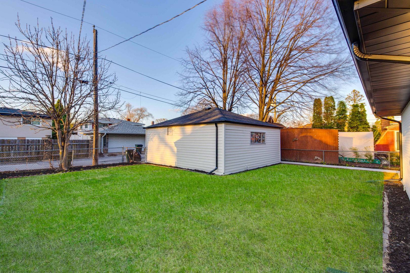 Morton Grove, IL 60053,6038 Crain ST