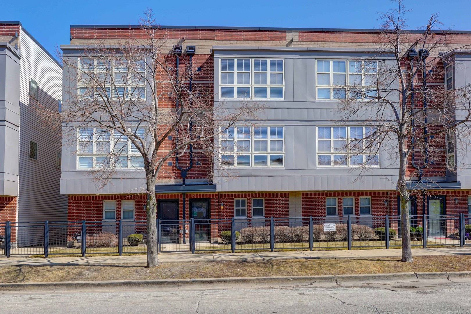 Chicago, IL 60616,2305 S Wabash AVE