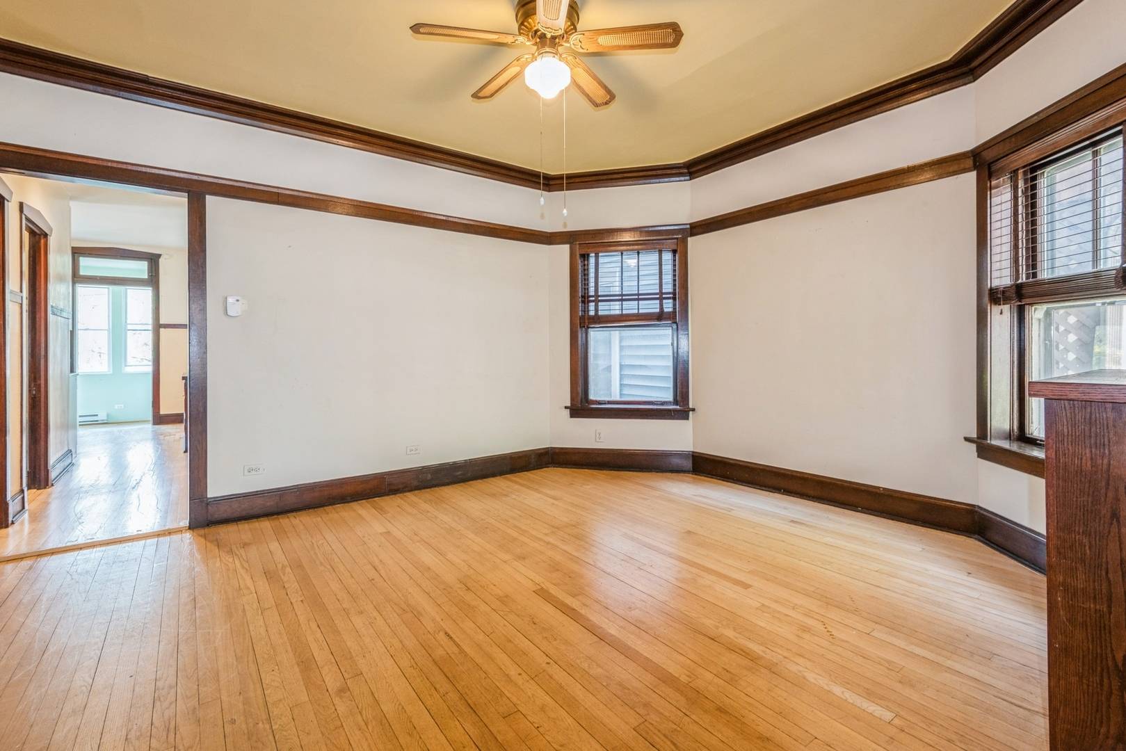 Chicago, IL 60626,6809 N Wolcott AVE