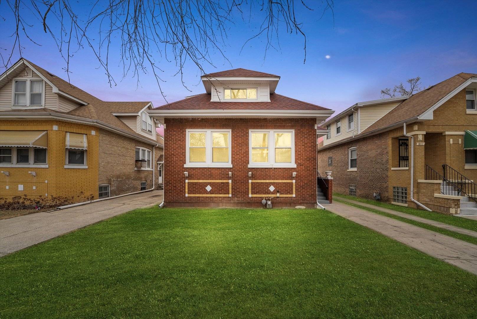 Maywood, IL 60153,809 S 21st AVE