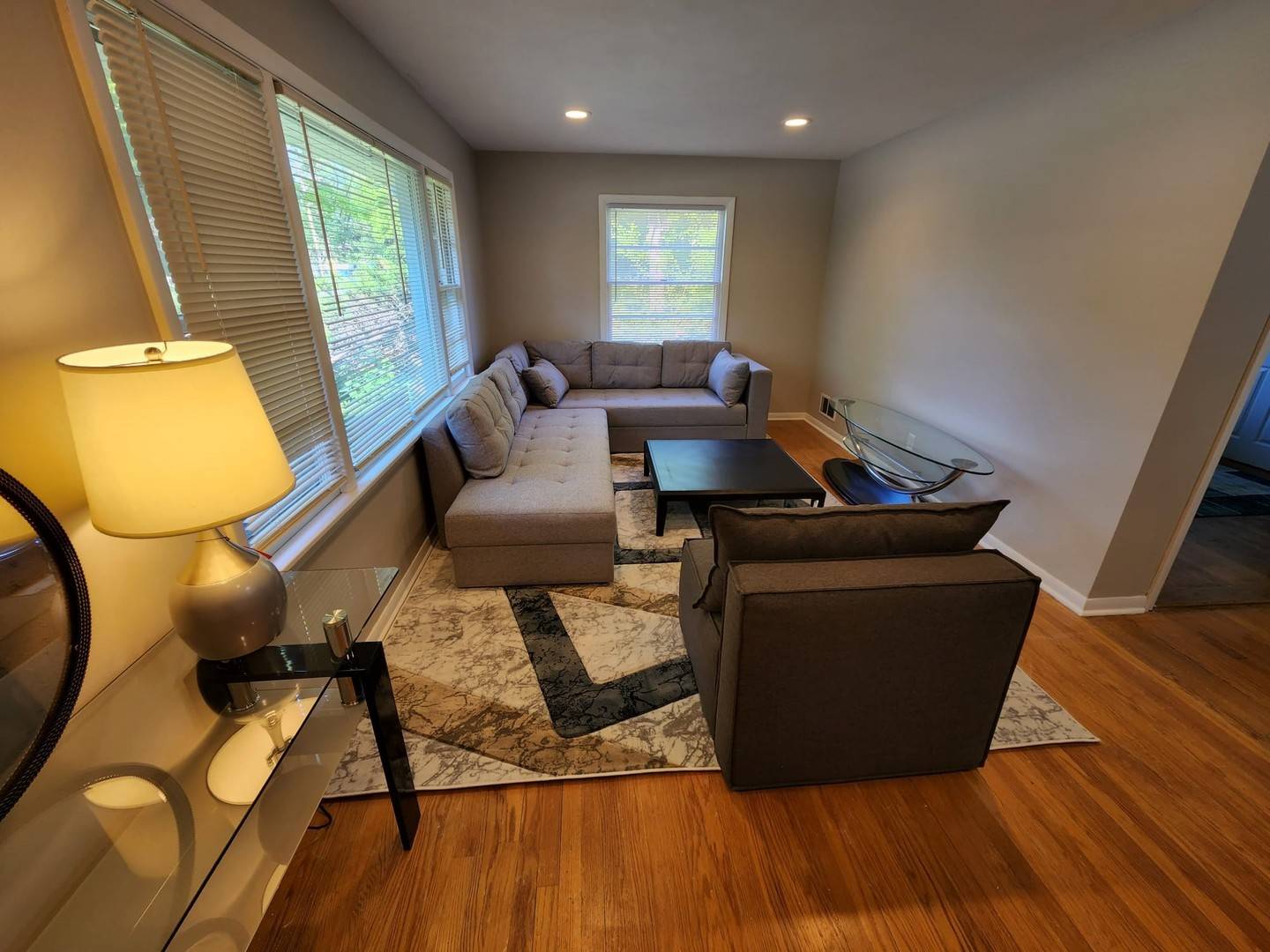 Deerfield, IL 60015,1016 Deerfield RD