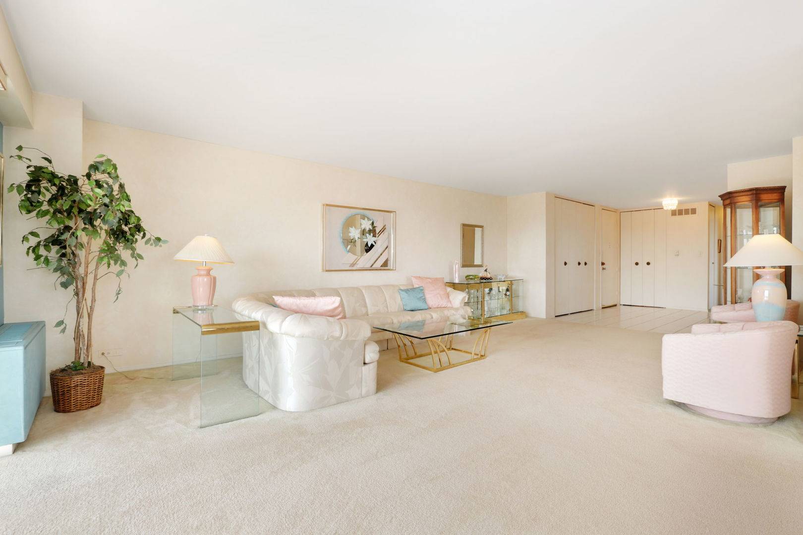 Chicago, IL 60645,7033 N Kedzie AVE #1201