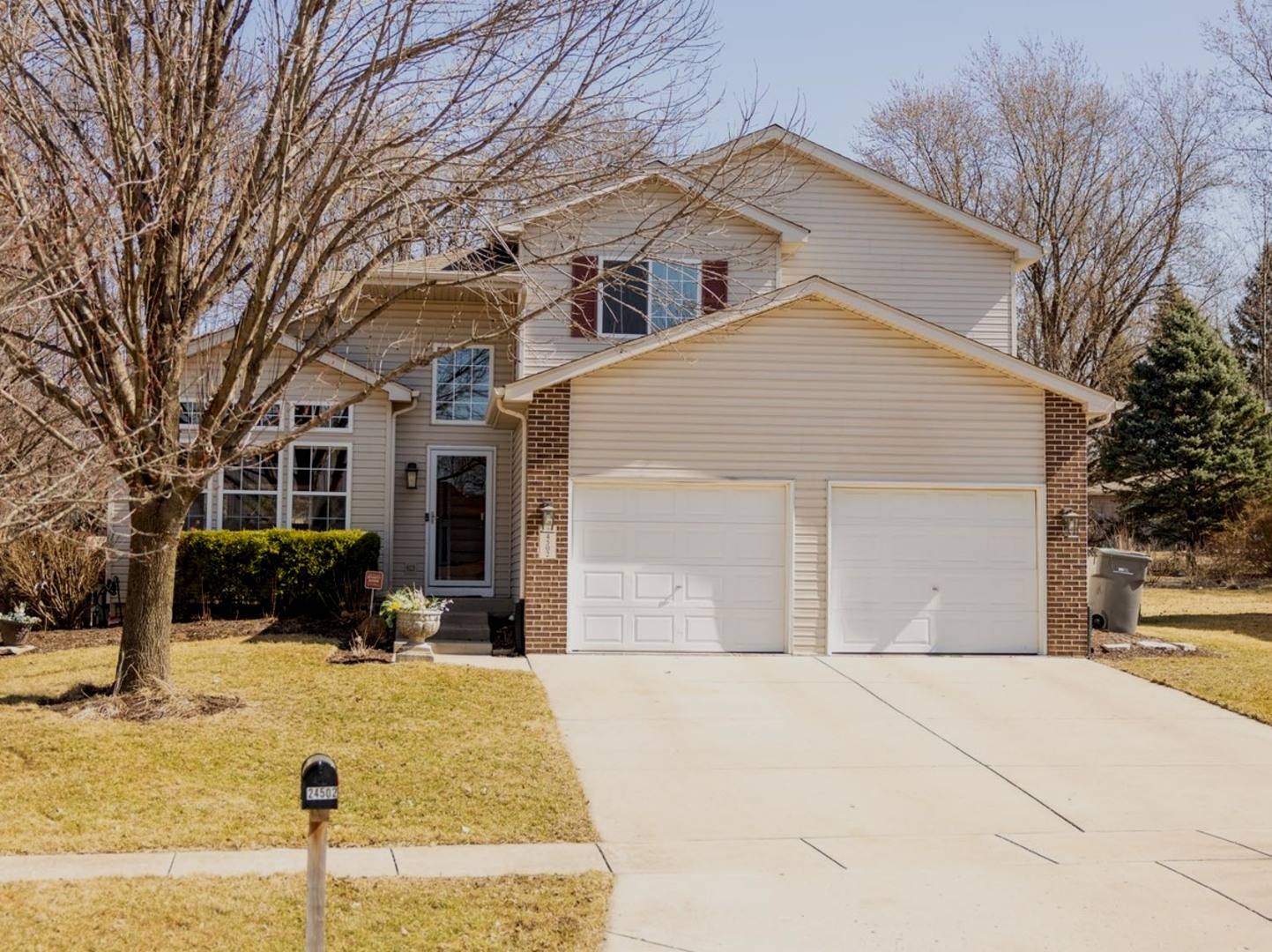 Shorewood, IL 60404,24502 Lakewoods LN