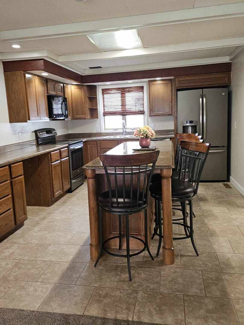 Wapella, IL 61777,400 S 2nd ST
