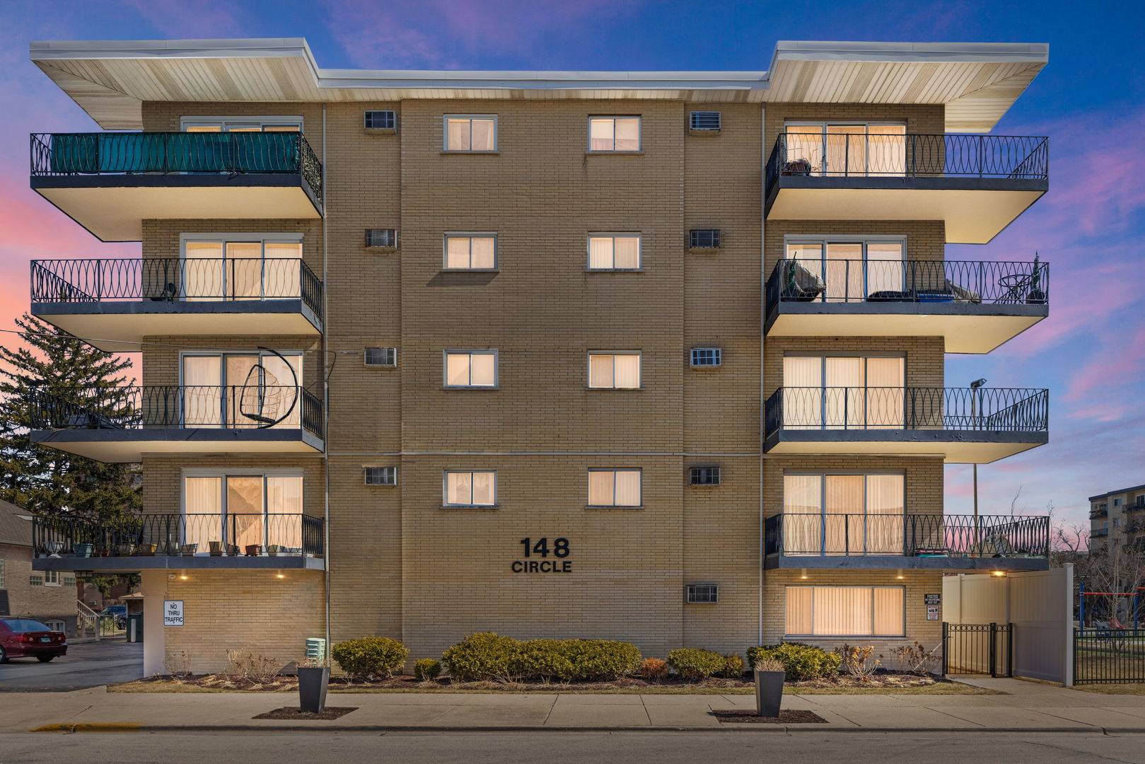 Forest Park, IL 60130,148 Circle AVE #304