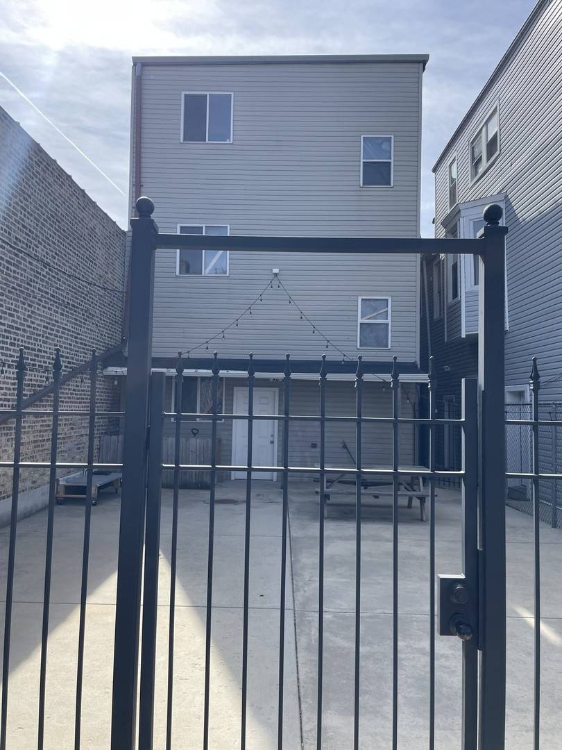 Chicago, IL 60647,3538 W North AVE