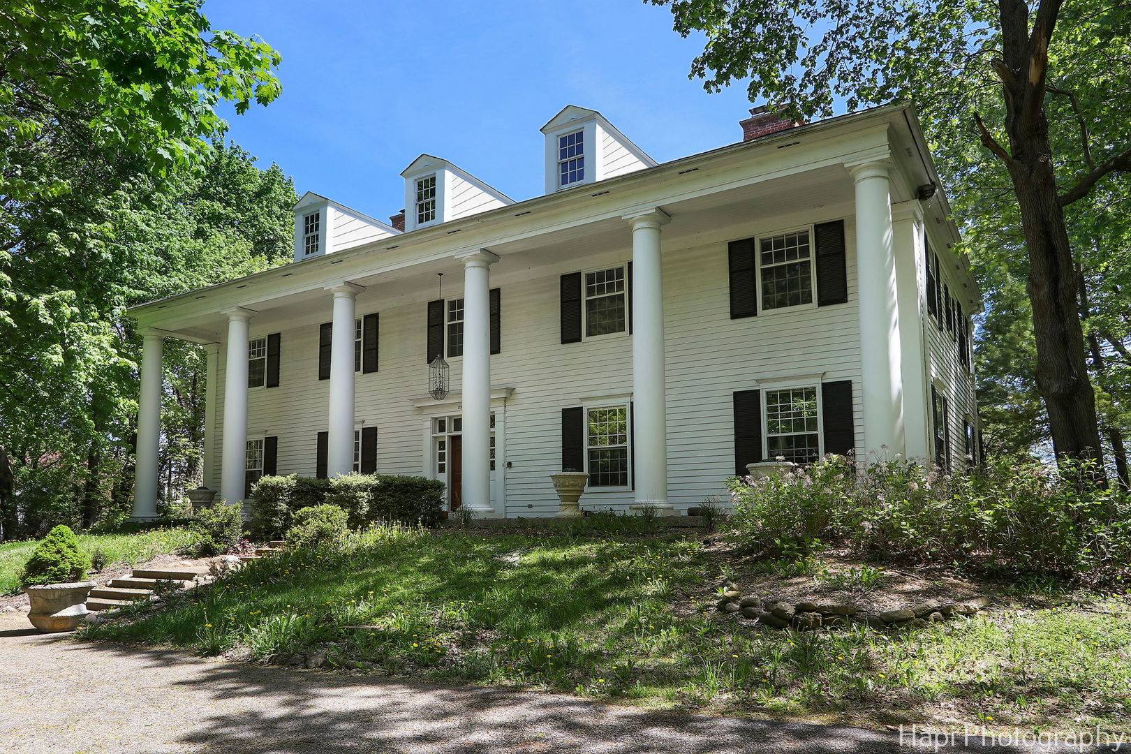 Barrington Hills, IL 60010,23 W County Line RD