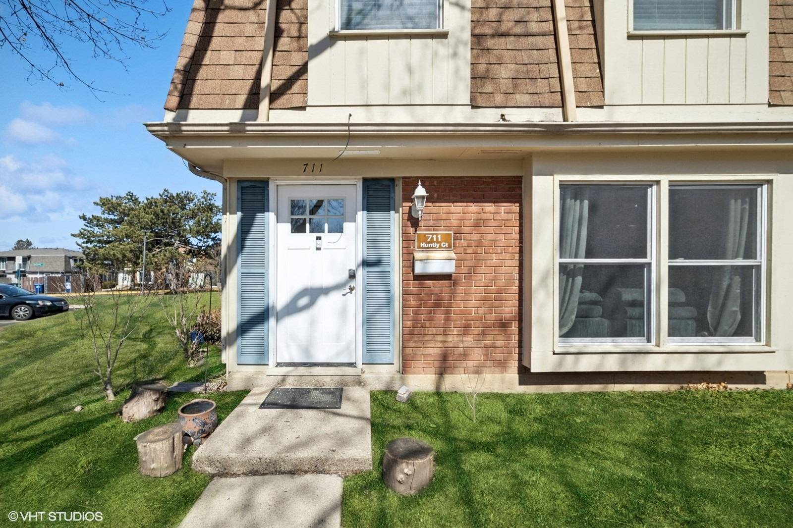 Schaumburg, IL 60194,711 Huntly CT