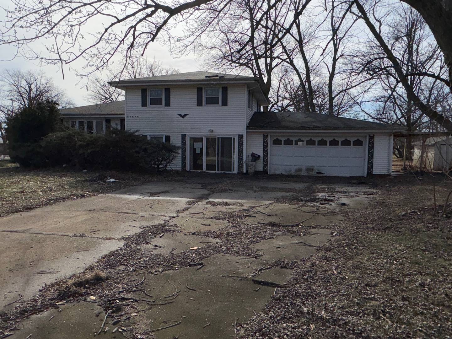 Decatur, IL 62521,2505 W Saint Louis Bridge RD