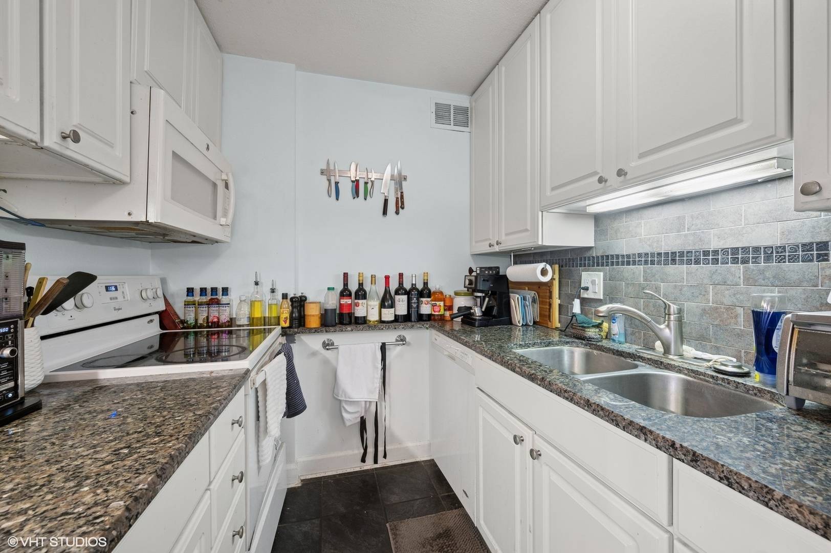 Chicago, IL 60610,1339 N Dearborn Pkwy #6A