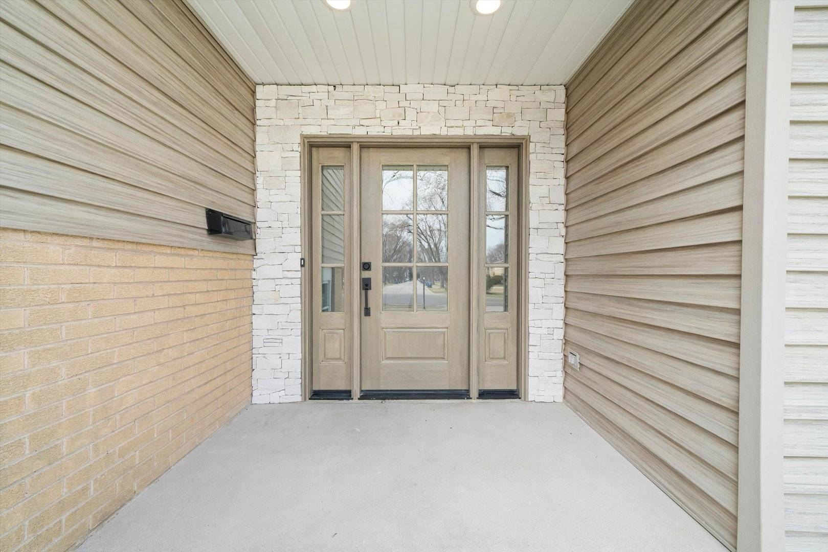 Darien, IL 60561,7402 Darien LN