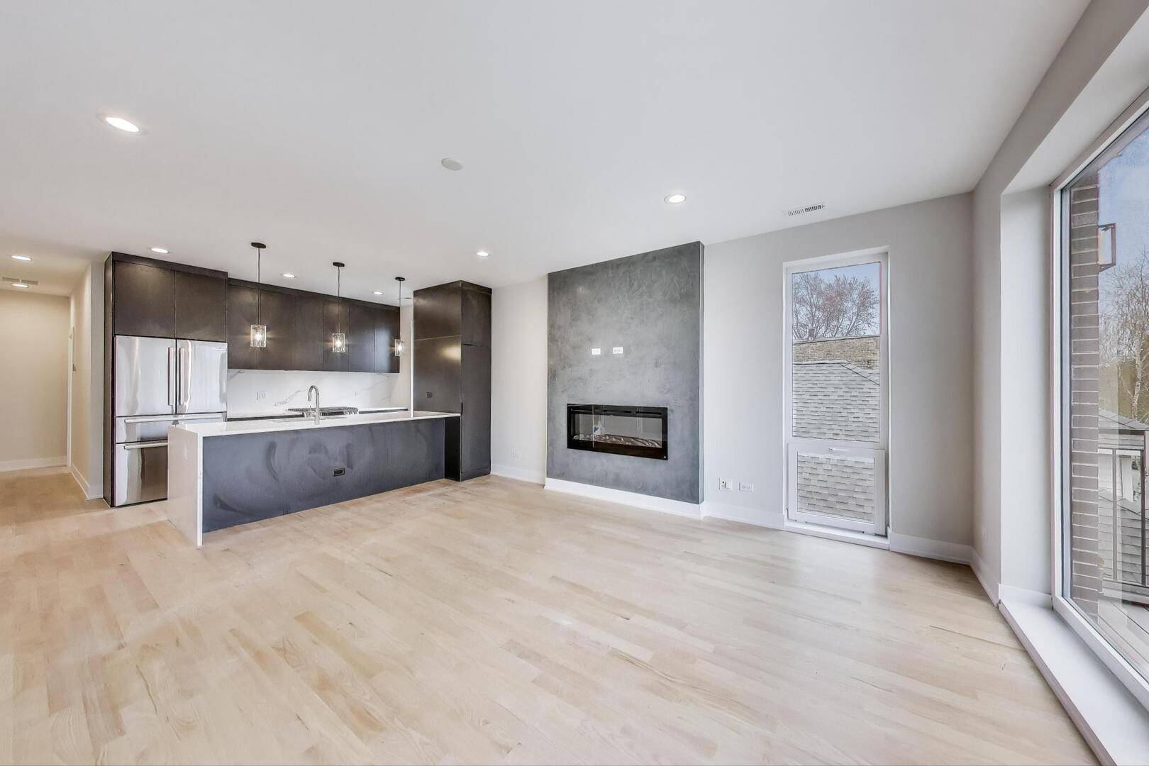 Chicago, IL 60618,3339 N Ridgeway AVE #2N