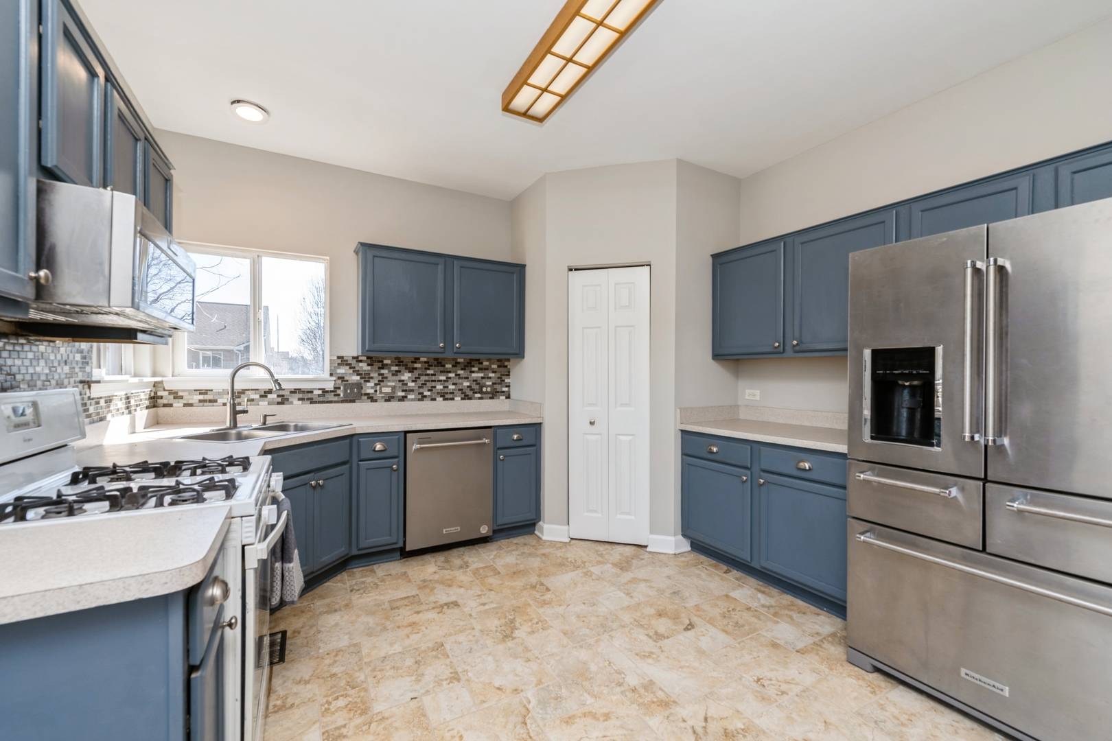 Woodstock, IL 60098,291 CLOVER CHASE CIR