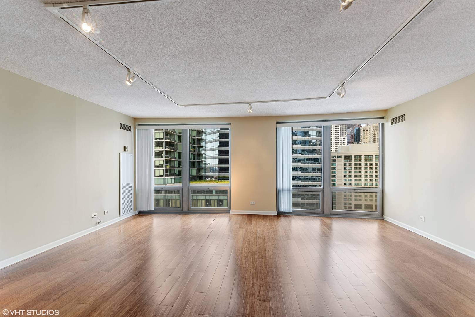 Chicago, IL 60611,440 N WABASH AVE #2206