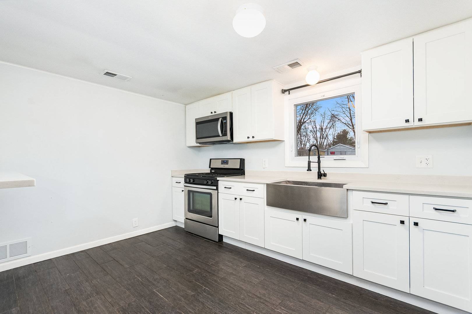Steger, IL 60475,3528 Ashland AVE