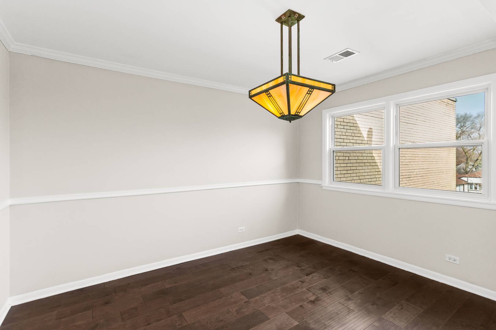 Evanston, IL 60202,710 Oakton ST #407