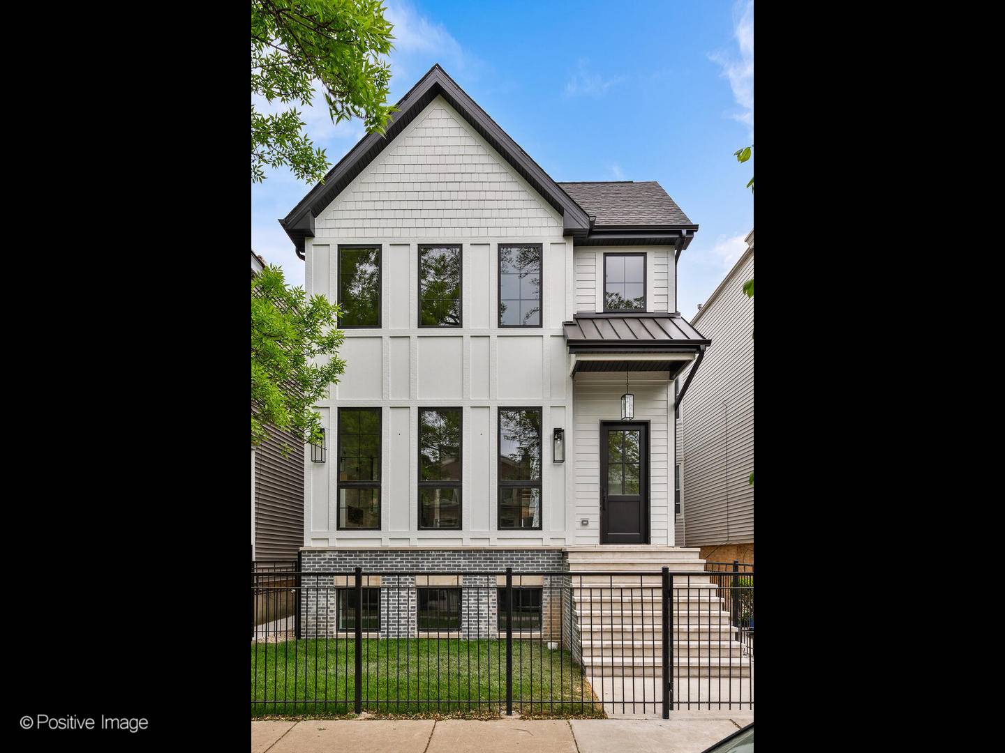 Chicago, IL 60618,2141 W Grace ST