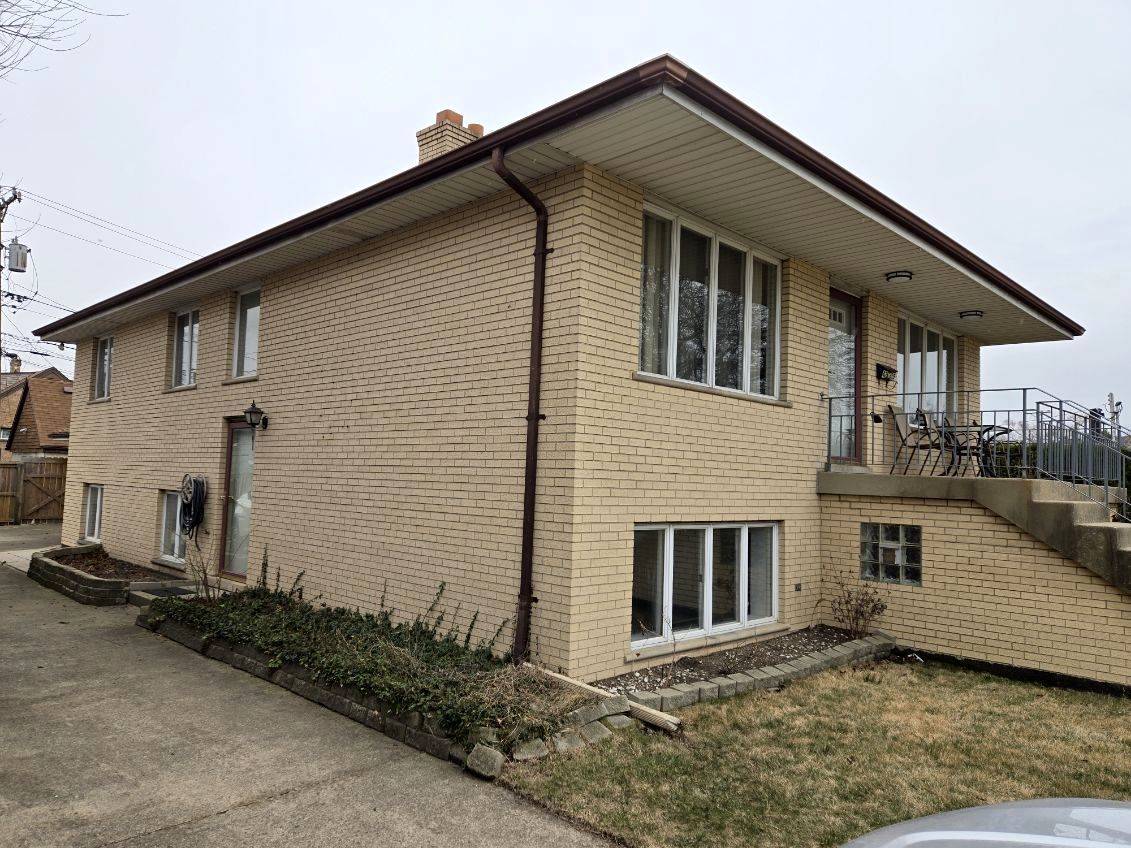 Lyons, IL 60534,4235 Gage AVE
