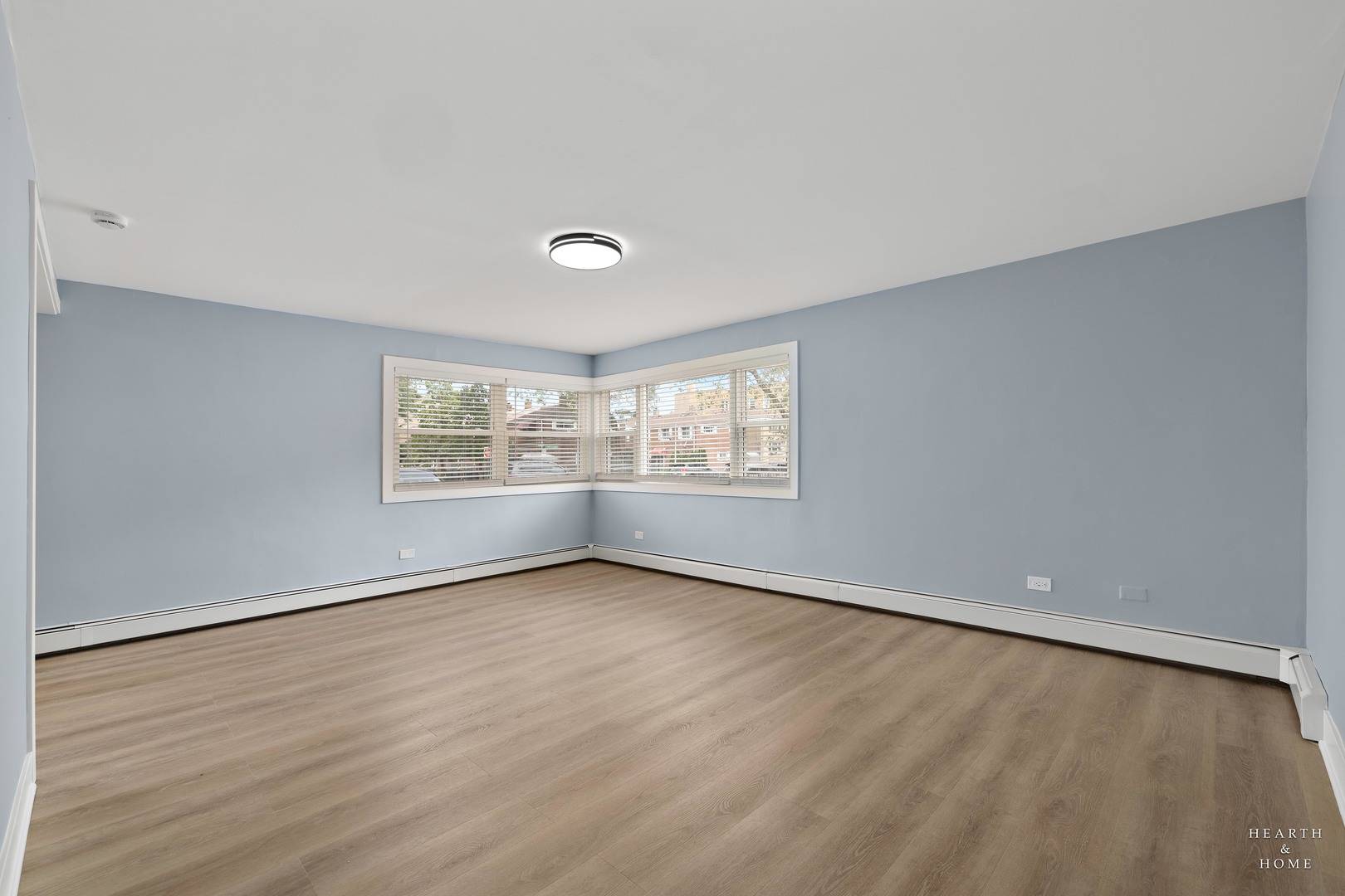 Chicago, IL 60625,2411 W Balmoral AVE #1F