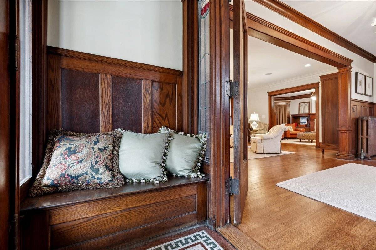Wilmette, IL 60091,730 Lake AVE